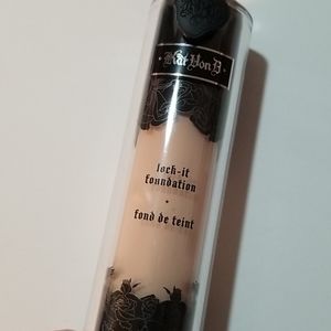 Brand New Kat Von D Lock It Foundation in Light 42